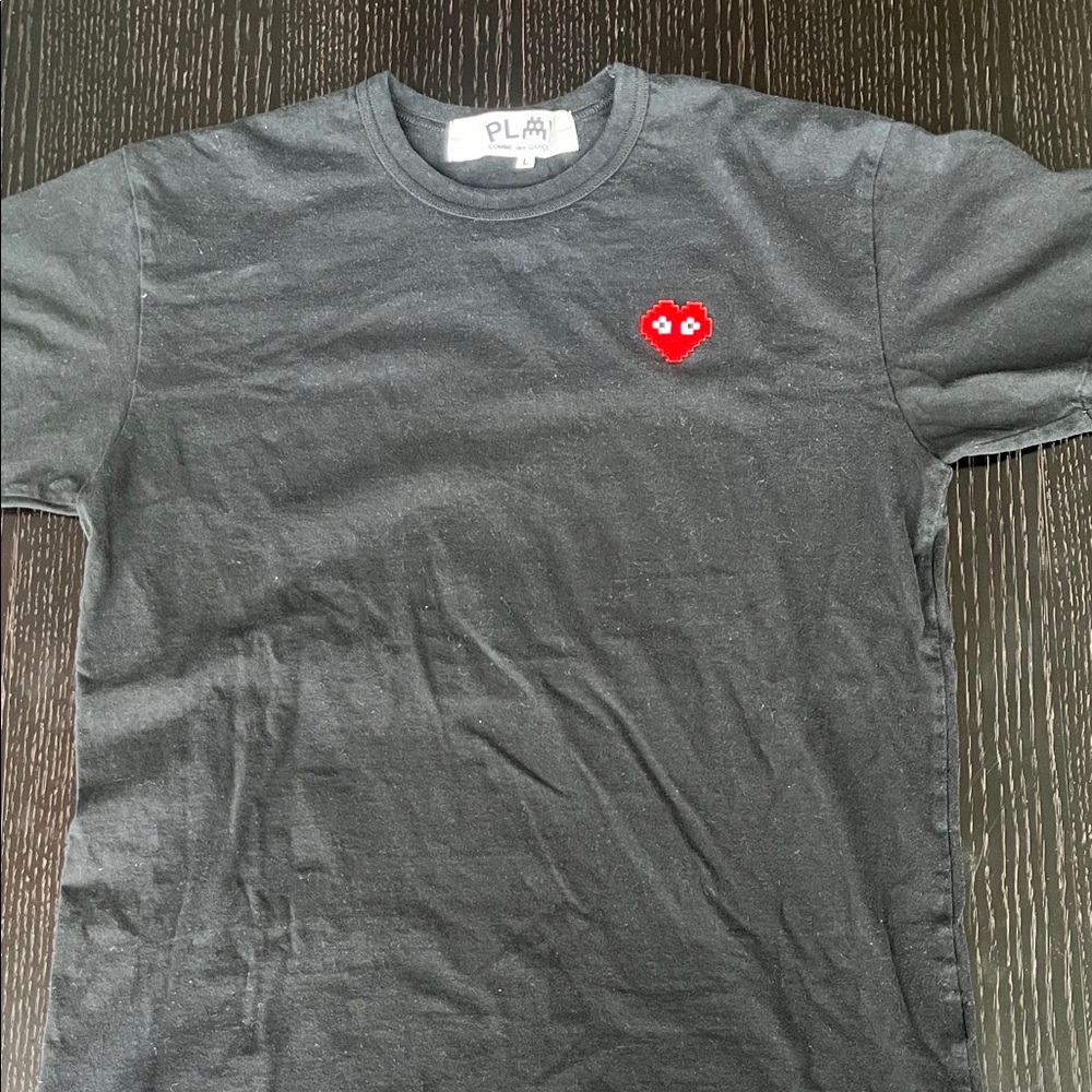 Comme des garçons Men's Black T-Shirt with Red Heart Patch